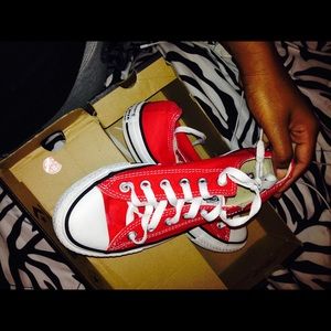 Red converse!!!