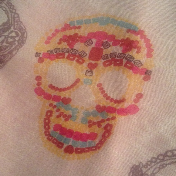 Skull scarf - Picture 2 of 3
