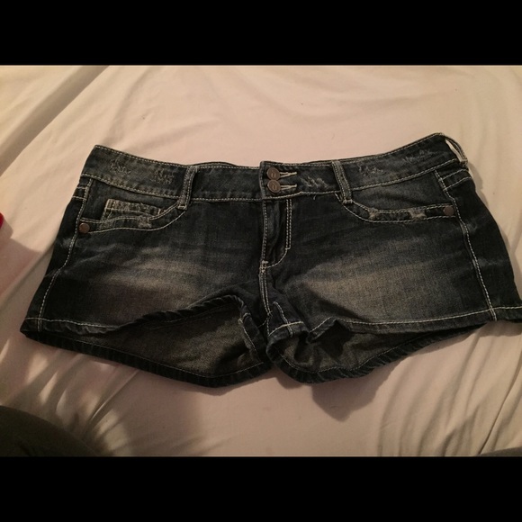 Decree shorts size 11