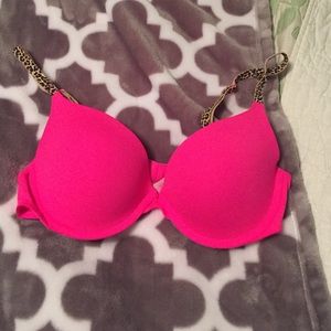 PINK tshirt push up bra