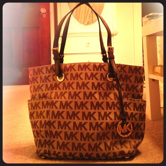 Michael Kors hand bag