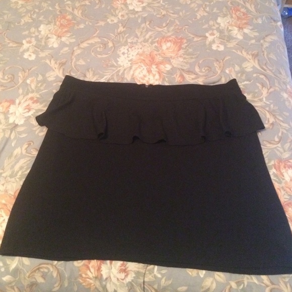 ⛔️SOLD Black Peplum Skirt
