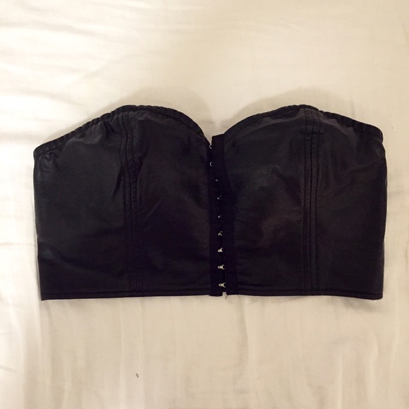 Sexy faux leather CROP TOP Urban Outfitters Size S