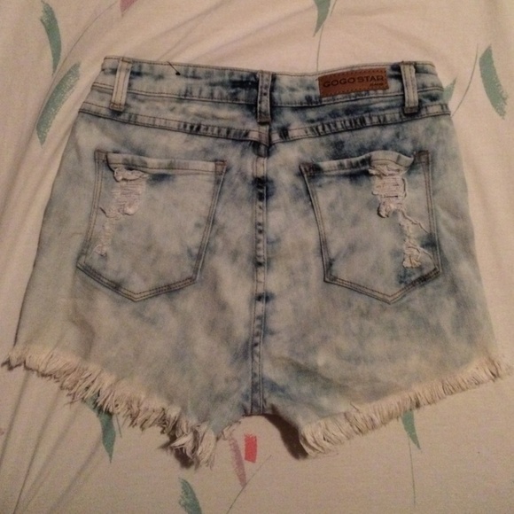 High waisted acid wash jean shorts🔥 - Picture 2 of 4