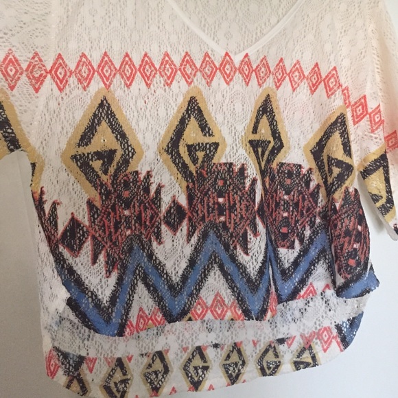 V-neck pull over. Tilly's for exposure. - Picture 2 of 4