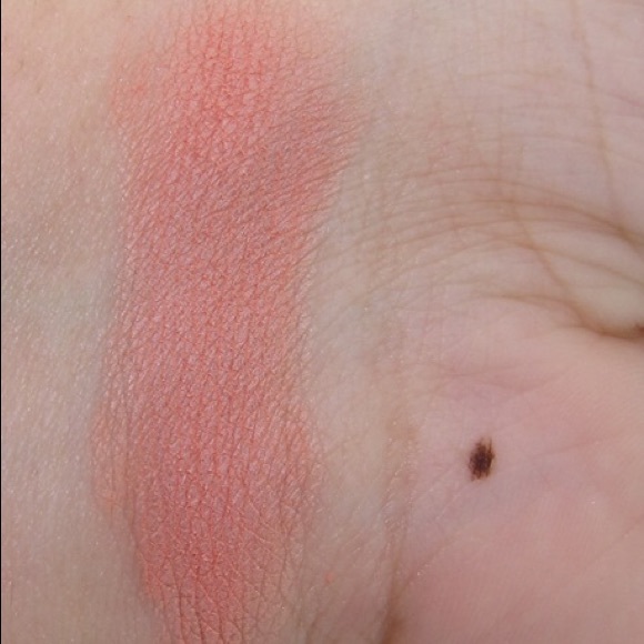 Bare minerals blush in vintage peach.