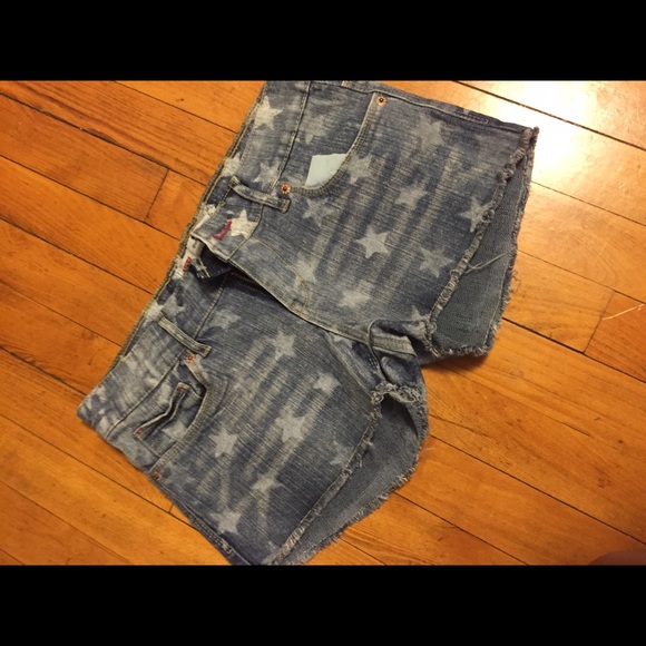 Levi shorts