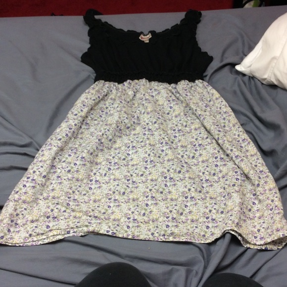 Stretchy bust floral mossimo dress - Picture 1 of 1