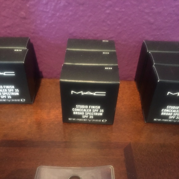 MAC studio finish concealor color NC35