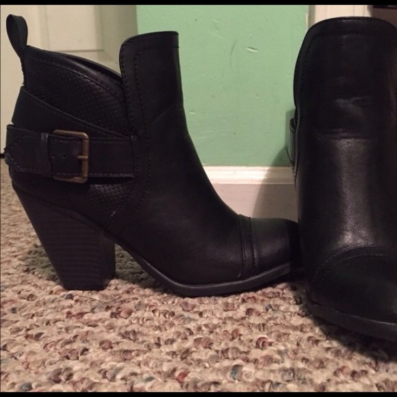 Forever 21 faux leather booties