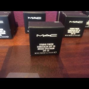 MAC studio fix concealor color NW40