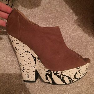 Qupid Snakeskin Wedges