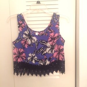 Flower print crotchet crop top