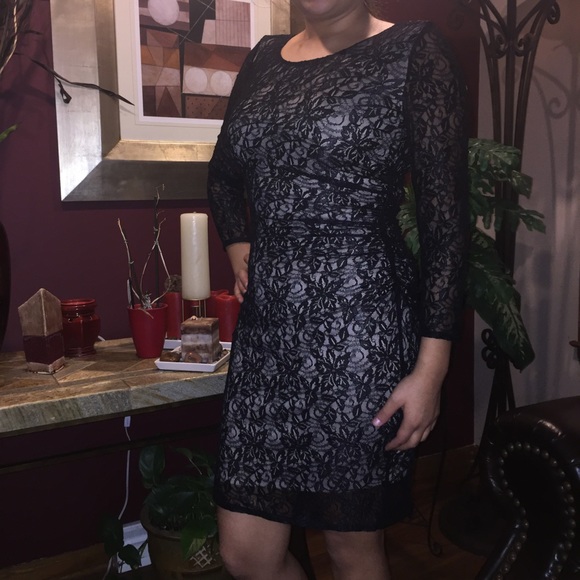 🌟NEW🌟Tahari Black Lace Ruche Dress - Picture 4 of 4