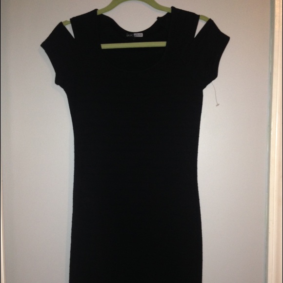 LBD w/ sexy shoulder cutout