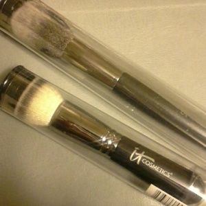 RESERVED @mrsdia IT COSMETICS BUNDLE