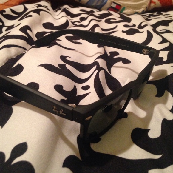 Ray Ban Wayfarer Sunglasses!