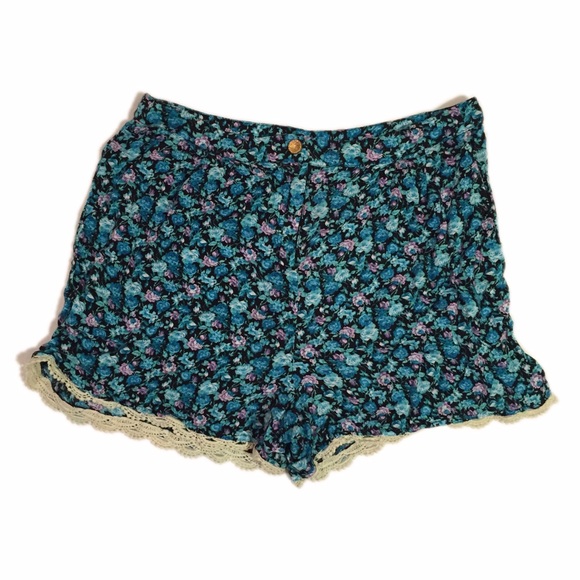 High-waisted Floral Shorts - Picture 1 of 2