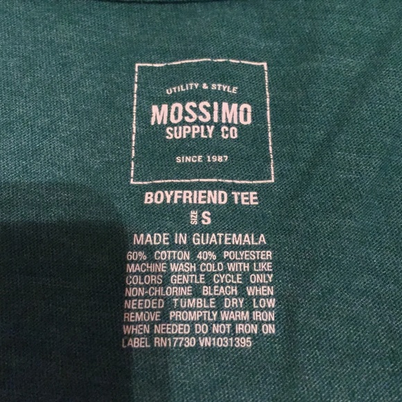 Red && Green V-Neck Bundle - Picture 3 of 4