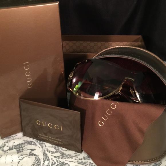 Gucci Sunglasses - Picture 2 of 4