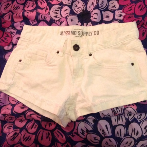 Cute white shorts