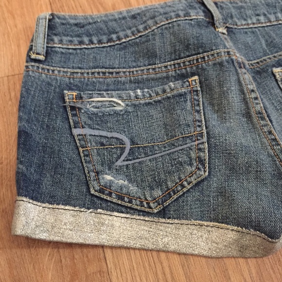 Denim shorts - Picture 3 of 3