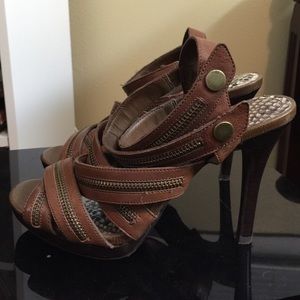 Brown strappy Gianni Bini platform heels