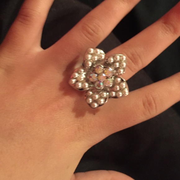 flower ring - Picture 2 of 2