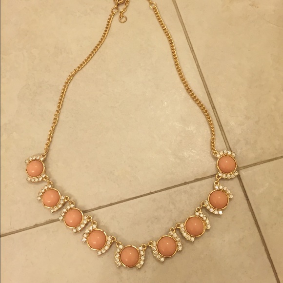 Jewelry - Pink statement necklace