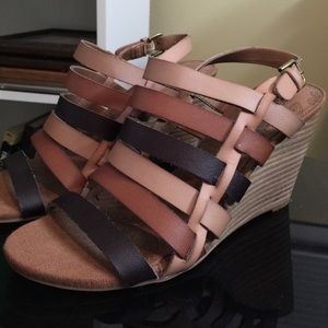 LuckyBrand soft leather wedges