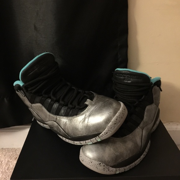 Lady liberty 10s with box 100% authentic