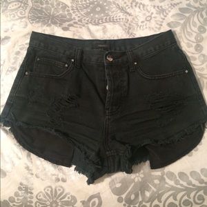 Black Highwaisted denim shorts