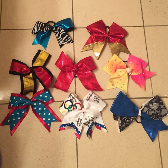 Cheer Bows - comment to separate and bundle