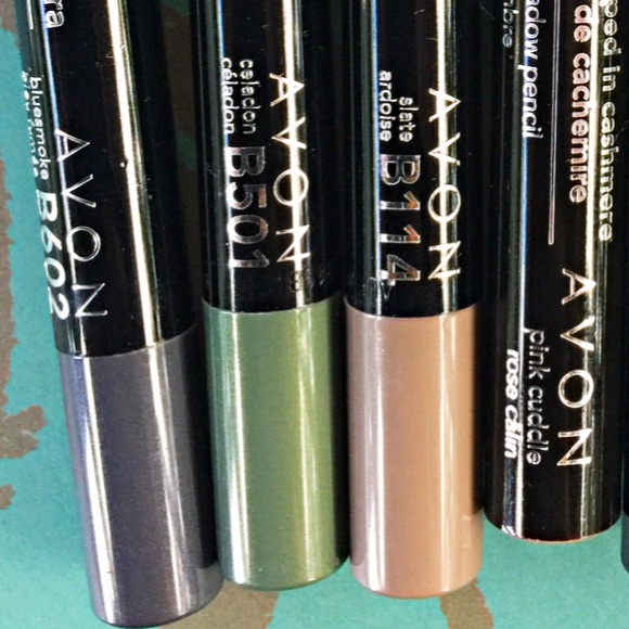 🚫SOLD🚫AVON Eye Shadow Sticks - Picture 2 of 3