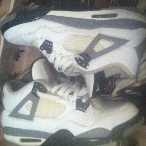 Jordan Retro cement 4's 8.5 condition