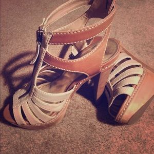 Bakers 5" platform heel beige/tan