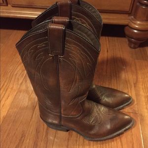 Frye cowboy boots size 8.5