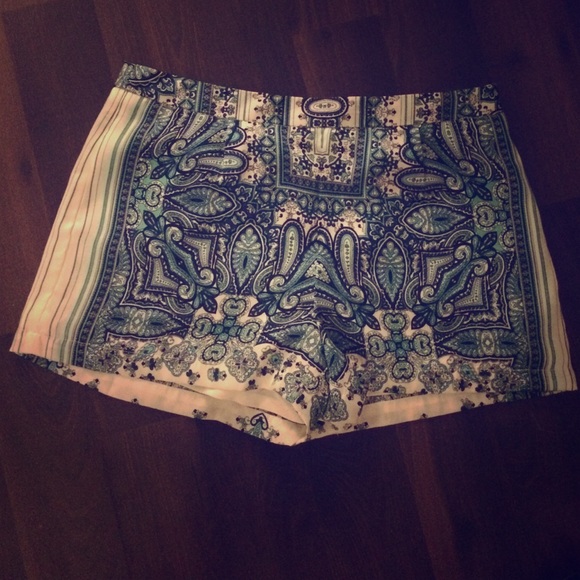 Rare cruise shorts forever 21 size m