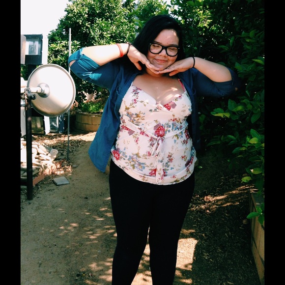 White top w/ flower design