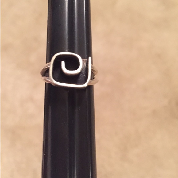 Fun silver geometric ring.