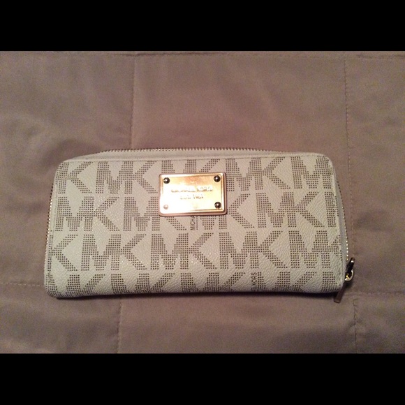 Michael Kors wallet