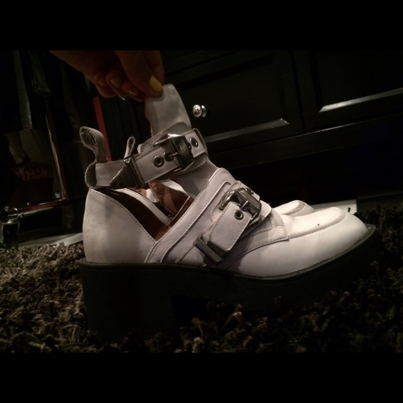 white booties - Picture 2 of 4