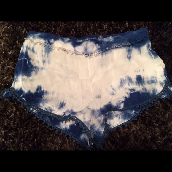 beachy blue and white flowy shorts
