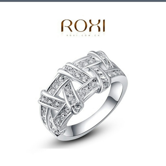 'Roxi' Silver cross weave ring.Size 6 NEW. - Picture 1 of 4