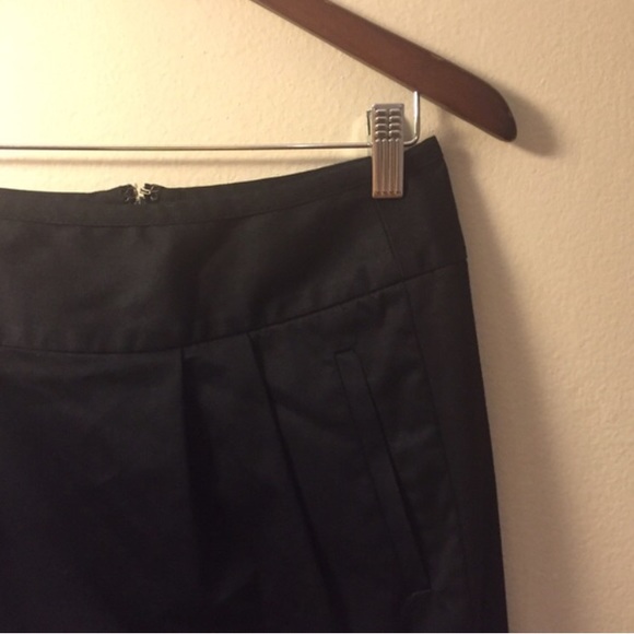 💕REDUCED 🎀 Banana Republic Structured Mini Skirt - Picture 2 of 3