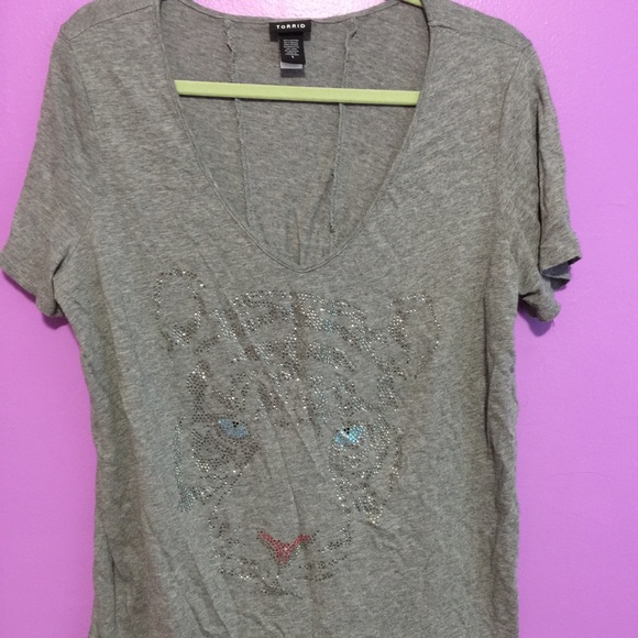 Gray tiger shirt