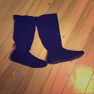 Slouchy black boots
