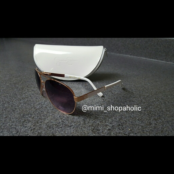 Jessica Simpson aviators