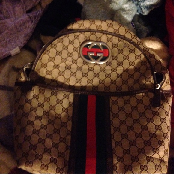 very nice backpack,,,  medium size! mint condition