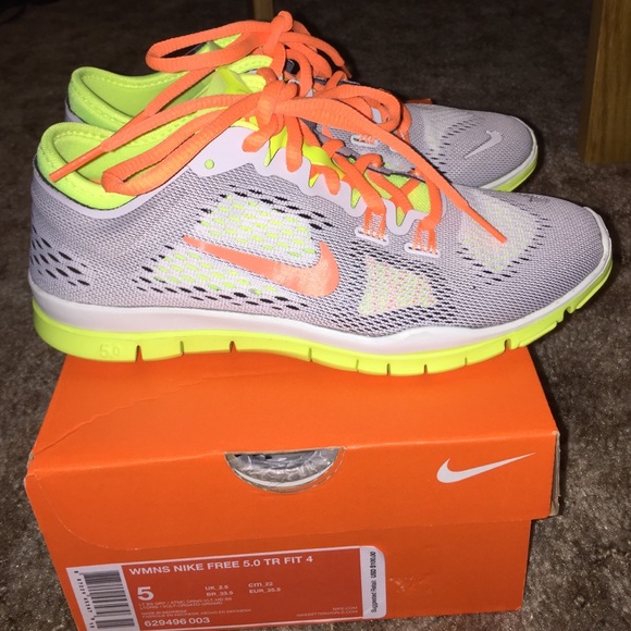 Nike Shoes - Sz 5 Women's NIKE Free 5.0 TR FIT 4
